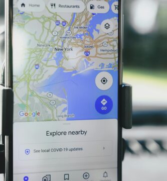 Mapa de Google Maps mostrando negocios locales en Colombia